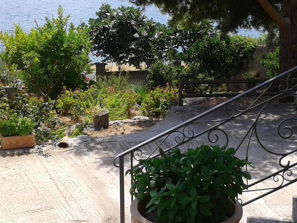 Niriides Apartment Galaxidi Luaran gambar