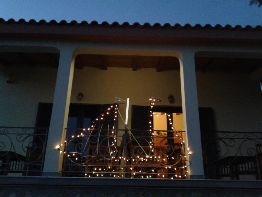 Niriides Apartment Galaxidi Luaran gambar