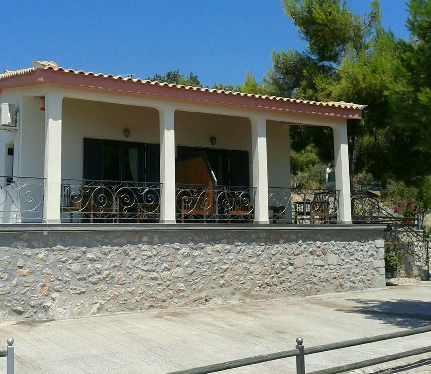 Niriides Apartment Galaxidi Luaran gambar