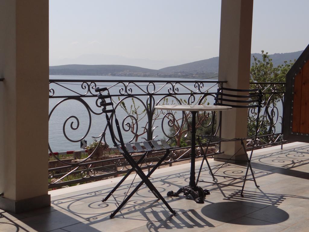 Niriides Apartment Galaxidi Luaran gambar