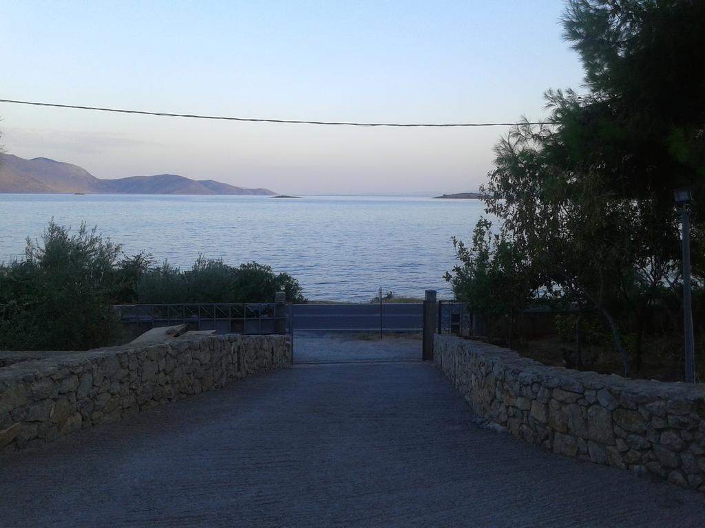 Niriides Apartment Galaxidi Luaran gambar