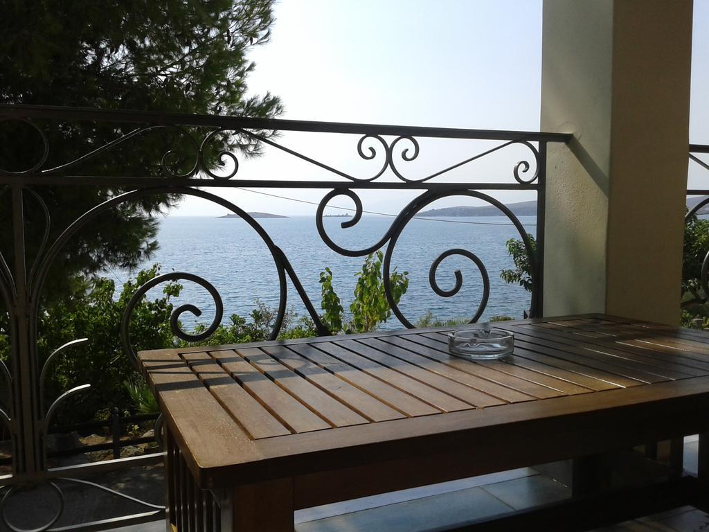 Niriides Apartment Galaxidi Luaran gambar